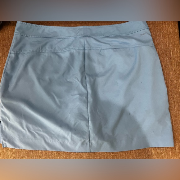 Two Like New Women’s Size 14 Izod Stretch Golf Skorts / Skirts - Picture 9 of 11